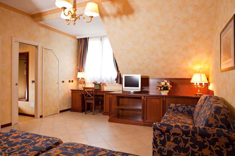 Unaway Hotel & Residence Linea Uno Milano Buitenkant foto