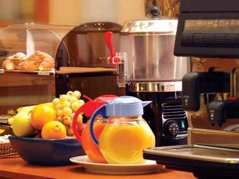 Unaway Hotel & Residence Linea Uno Milano Buitenkant foto