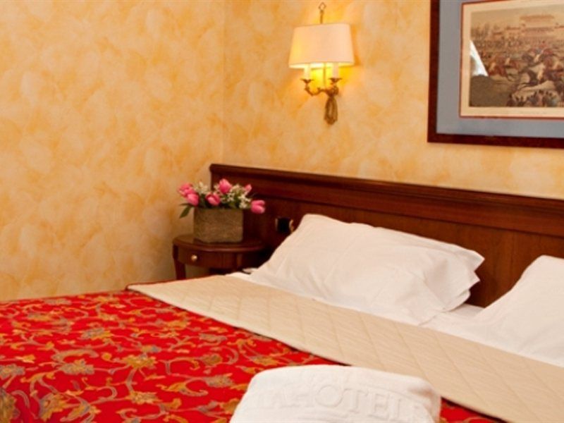 Unaway Hotel & Residence Linea Uno Milano Buitenkant foto