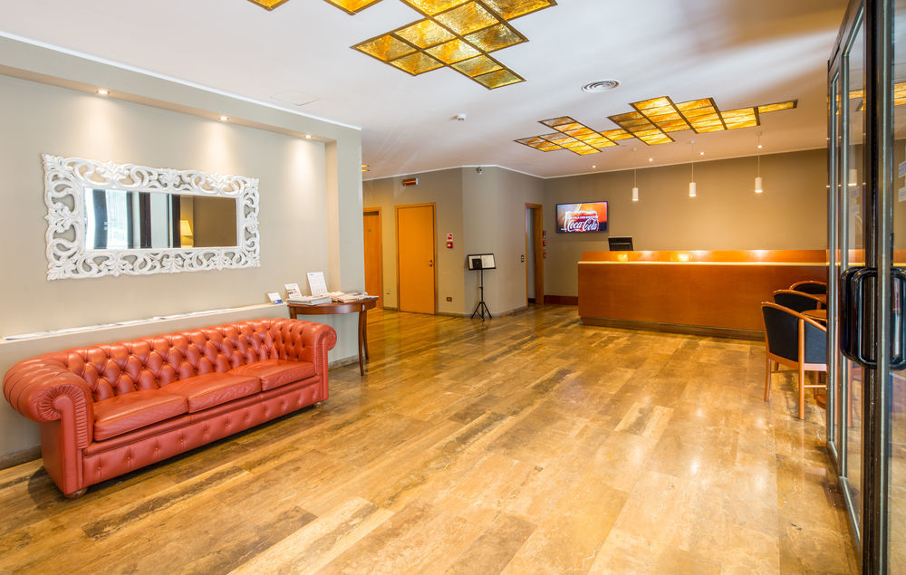 Unaway Hotel & Residence Linea Uno Milano Buitenkant foto