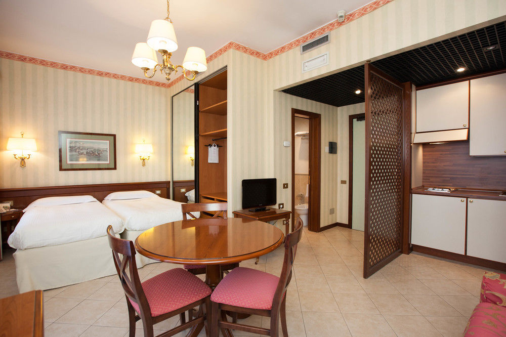 Unaway Hotel & Residence Linea Uno Milano Buitenkant foto
