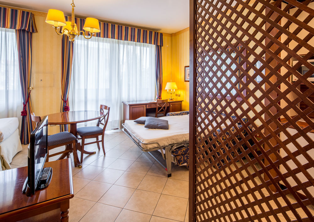 Unaway Hotel & Residence Linea Uno Milano Buitenkant foto