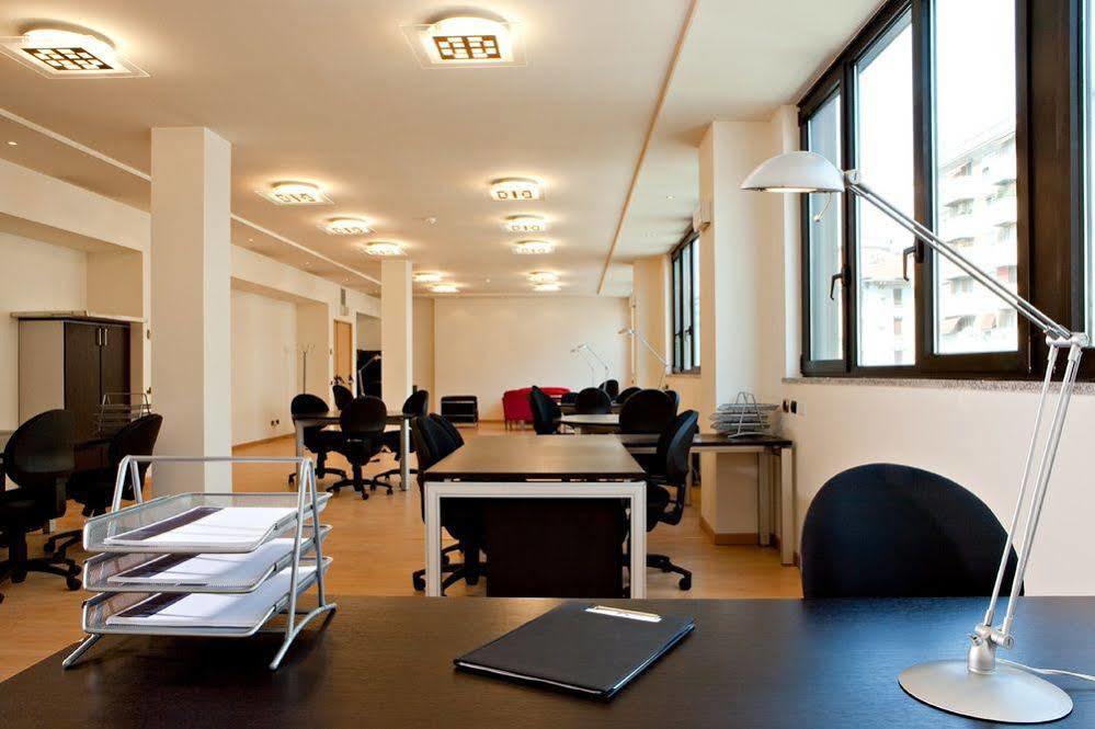 Unaway Hotel & Residence Linea Uno Milano Zakenleven foto