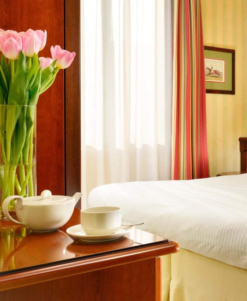 Unaway Hotel & Residence Linea Uno Milano Buitenkant foto