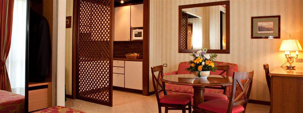 Unaway Hotel & Residence Linea Uno Milano Buitenkant foto